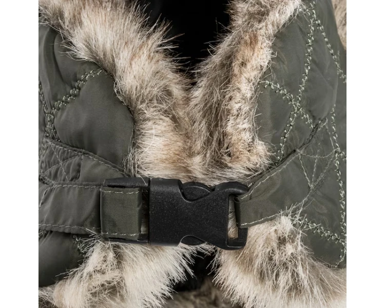 Klamra do zapięcia nauszników pod brodą w oliwkowej czapce Mil-Tec Winter Faux-Fur