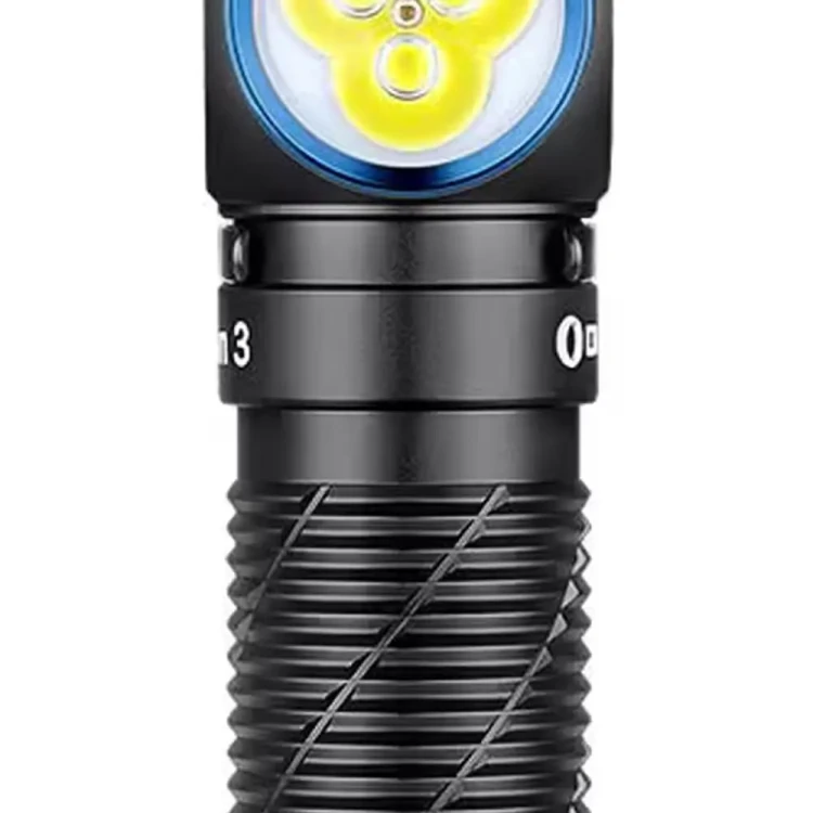Olight Perun 3 Black – zbliżenie głowicy LED i antypoślizgowej faktury korpusu