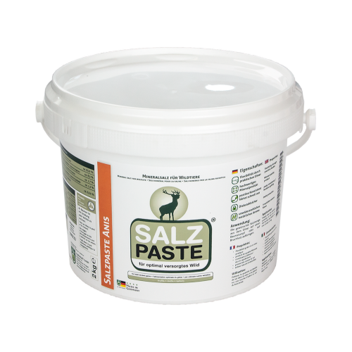 Pasta solna anyżowa DEUSA 2 kg w wiaderku dla saren danieli i jeleni