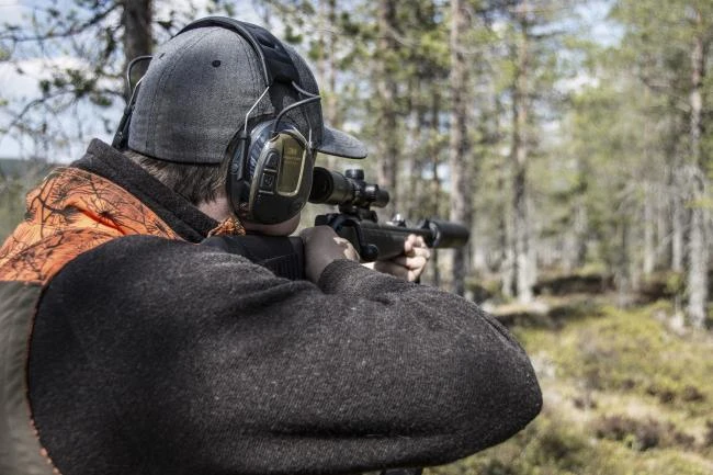 Aktywne nauszniki 3M Peltor ProTac Hunter z pałąkiem do polowania
