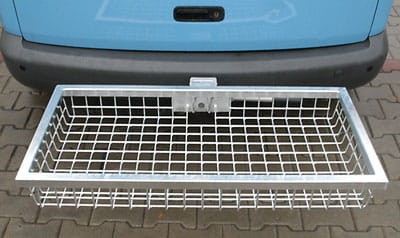 Bagażnik na hak Heck-Pack Optimal 1000x500x125 mm zamontowany z tyłu samochodu