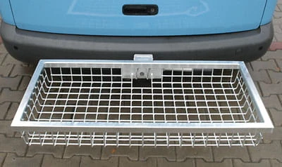 Bagażnik na hak Heck-Pack Optimal 1000x500x125 mm zamontowany z tyłu samochodu