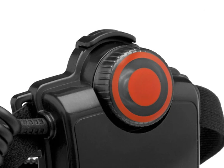 Tylne czerwone światło latarki czołowej Ledlenser H7R.2