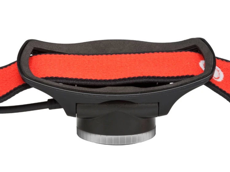Skupiona wiązka Ledlenser H7R.2 o zasięgu do 160 m