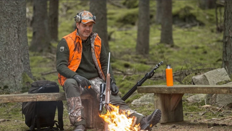 Sweter myśliwski Pinewood Hurricane 9648 podczas polowania w terenie