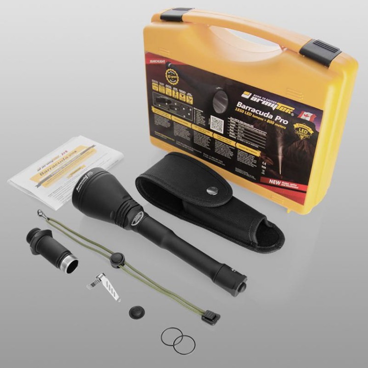 Latarka Armytek Barracuda Pro z pokrowcem walizką i akcesoriami