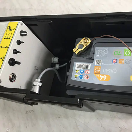 Elektroniczny system dźwiękowej ochrony upraw Płochacz z panelem solar i GPS