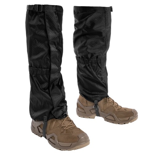 Czarne stuptuty Badger Outdoor TrekX 600 założone na buty trekkingowe