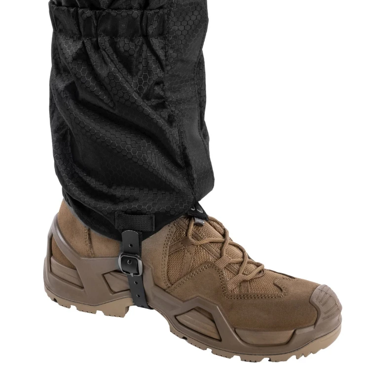 Czarne ochraniacze na buty TrekX 600 – dopasowanie przy cholewce