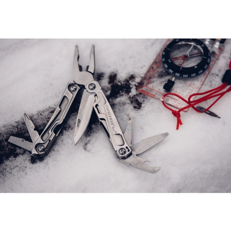 Multitool Leatherman Rev do outdooru i pracy w zimowym terenie