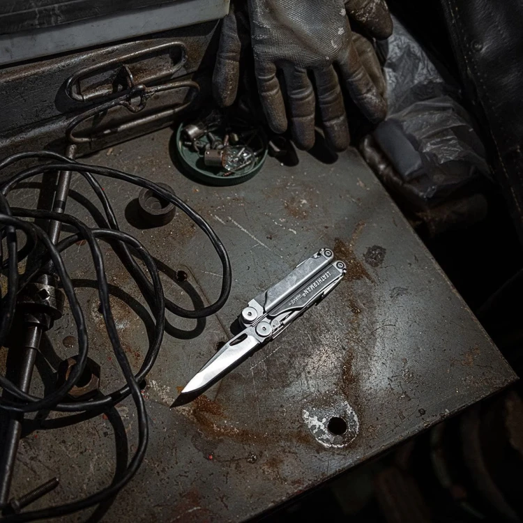 Narzędzia Leatherman Wave Plus 832524 gotowe do pracy