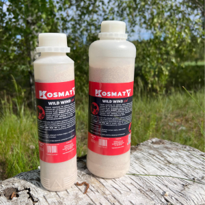 Preparat zapachowy do wabienia dzików KOSMATY Wild Wind Red 450 g o aromacie czerwonych owoców