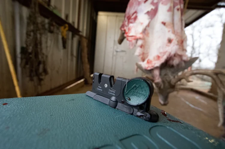 Noże myśliwskie Outdoor Edge Game Pro – narzędzia do rozbioru mięsa