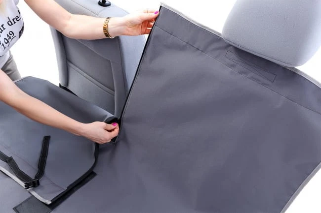 Rozpinana mata samochodowa dla psa Kardimata Anti Slip z miejscem dla pasażera